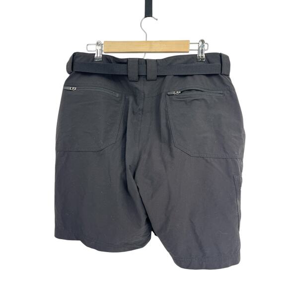 LL Bean Men’s Black Mountain Bike Padded Cycling Cargo Shorts Large - Picture 2 of 4